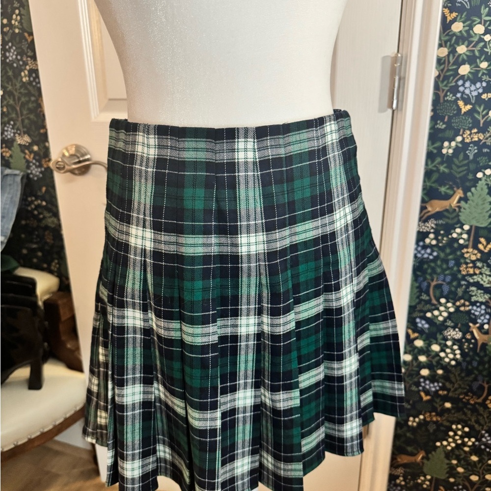 Brandy Melville Tartan Mini Skirt in Green and Black​